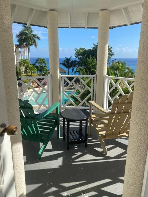 Coastal Beauty - Beautiful Penthouse Condo In Ocho Rios Zewnętrze zdjęcie