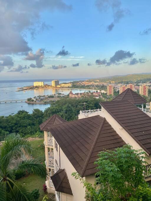 Coastal Beauty - Beautiful Penthouse Condo In Ocho Rios Zewnętrze zdjęcie